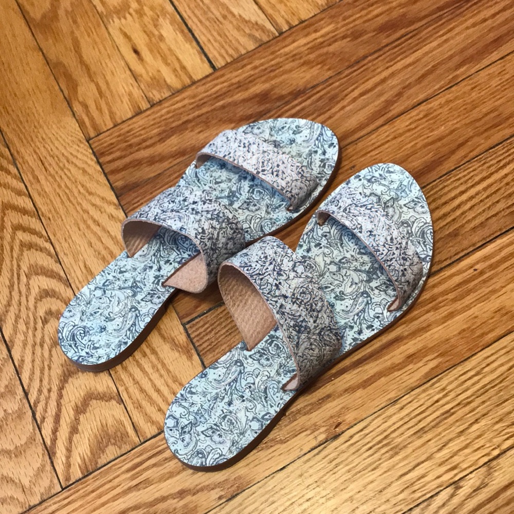 JOIE A LA PLAGE MADE IN ITALY LEATHER SLIDES 6.5